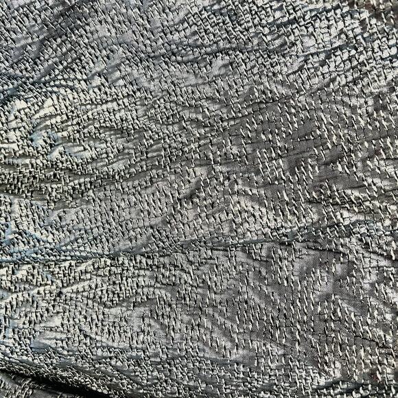 Bebe Women’s Small Metallic Silver Foil A-Line Skirt (A0127) - Picture 2 of 4